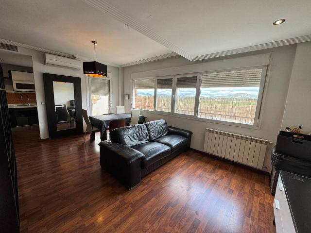 Casa adosada en Venta en Poblete