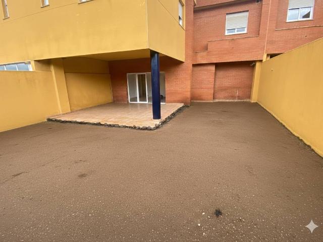 Casa adosada en Venta en Poblete