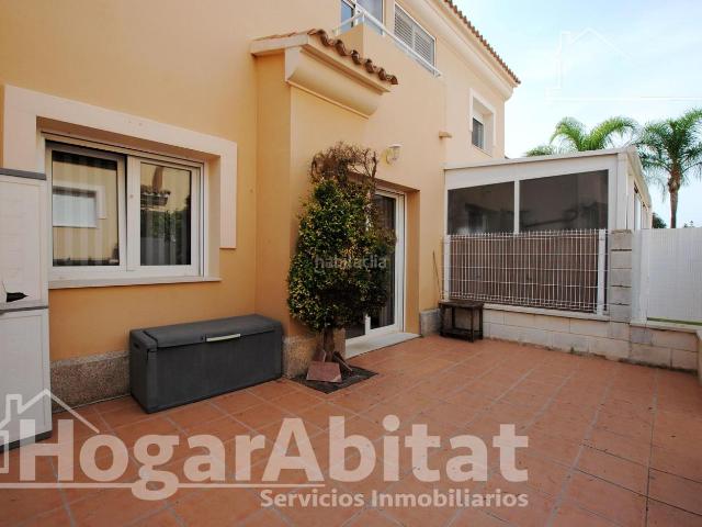 Casa adosada en venta en Poblets els. CERCA DEL AYUNTAMIENTO! LUMINOSO ADOSADO SEMINUEVO CON GARAJE Y TERRAZA. Casas adosadas Poblets.