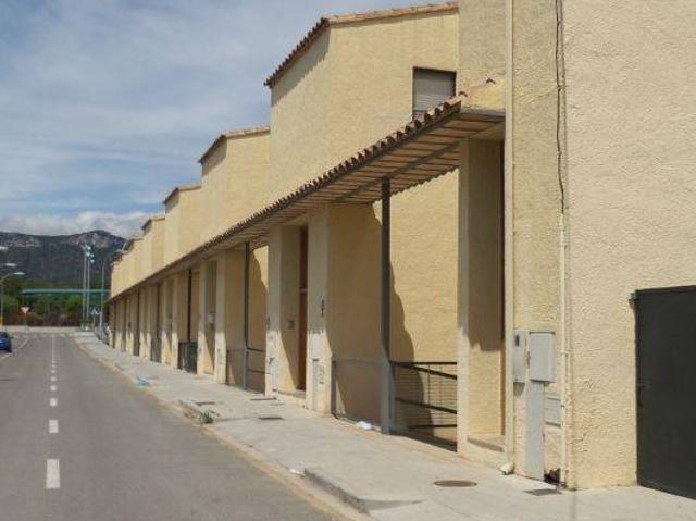 Casa adosada en Venta en Poble