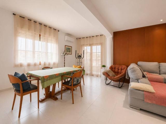 Casa adosada en Venta en Poble