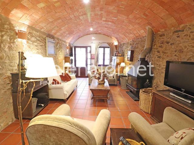 Casa adosada en Venta en Poble