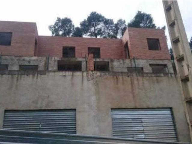 Casa adosada en Venta en Poble Casc Antic
