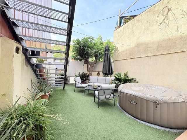 Casa adosada en Venta en Poble Nou
