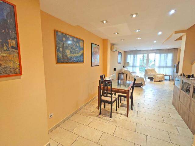Casa adosada en Venta en Poble Nou