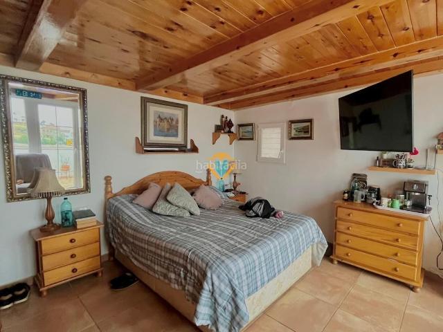Casa adosada en venta en Polop. ADOSADO LUMINOSO EN PERFECTO ESTADO !. Casas adosadas.