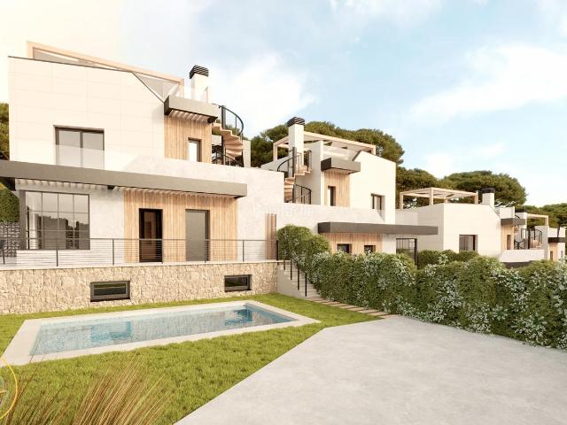 Casa adosada en venta en Polop, Balcón de Ponoig Polop Paradis Polop Hills. El entorno natural de Polop se presenta como un refugio ideal para quienes buscan un estilo de vida activo y en armonía.