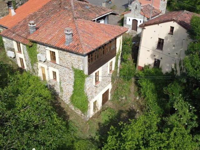 Casa adosada en Venta en Ponga