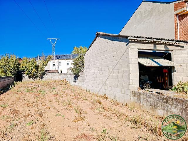 Casa adosada en venta en Ponferrada, Compostilla Columbrianos. Se vende casa en Columbrianos Ponferrada. Casas adosadas.