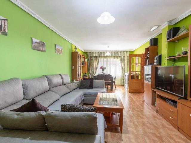 Casa adosada en Venta en Poniente