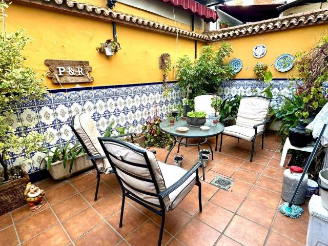 Casa adosada en Venta en Poniente Norte Miralbaida Parque Azahara