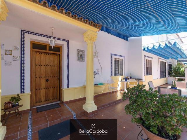 Casa adosada en Venta en Poniente Norte Miralbaida Parque Azahara