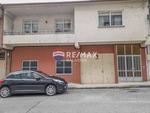 Casa adosada en Venta en Ponteareas