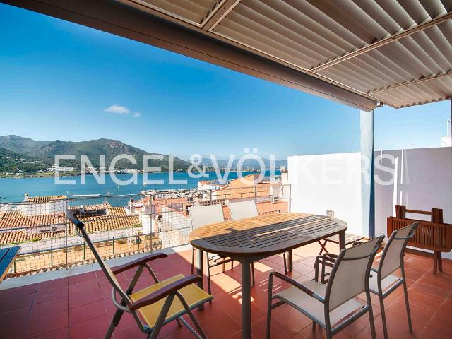 Casa adosada en venta en Port de la Selva El Costa Brava. Casa en el centro de El Port de la Selva, Costa Brava, con vistas al mar y garaje EXCLUSIVA. Casas adosadas Port de la Selva.