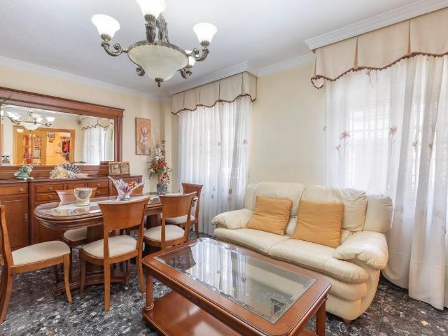 Casa adosada en Venta en Padul