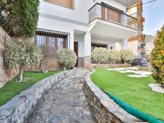 Casa adosada en Venta en Padul