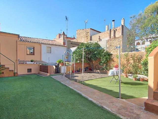 Casa adosada en venta en calle De la Caritat, Palafrugell, de 100 m² 3 habitaciones por 350.000