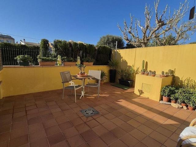 Casa adosada en venta en Palafrugell, de 230 m² 4 habitaciones por 375.000
