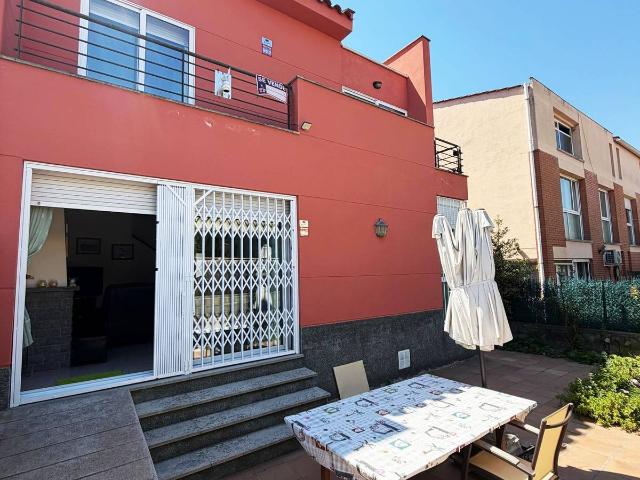 Casa adosada en Venta en Palau solità i Plegamans