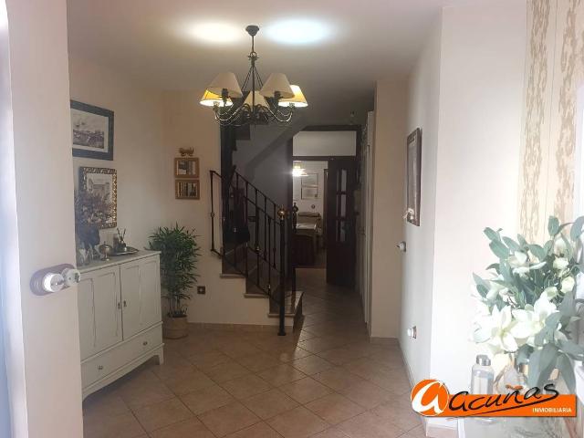 Casa adosada en Venta en Palenciana