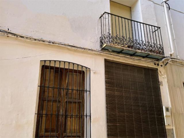 Casa adosada en venta en Palomar. El palomar carrer major. Casas adosadas.