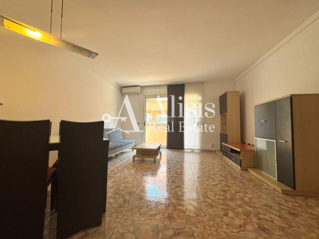 Casa adosada en venta en Pallejà. Exclusiva casa con ascensor privado, gran garaje y espectaculares terrazas en el centro de Pallejà. Casas adosadas.