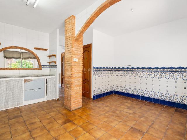 Casa adosada en venta en Palma de Cervelló La. Casa esquinera en venta en La Palma de Cervelló con jardín, piscina, soleada, exterior, zona barbacoa, terrazas, garaje. Casas adosadas Palma de.