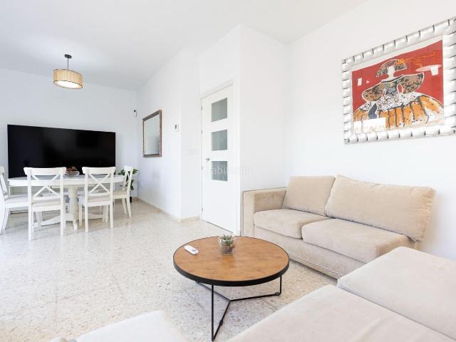 Casa adosada en venta en Palma del Condado La. Oportunidad de inversión casa con alta demanda de alquiler y precio competitivo en La Palma del Condado. Casas adosadas Palma del Condado.