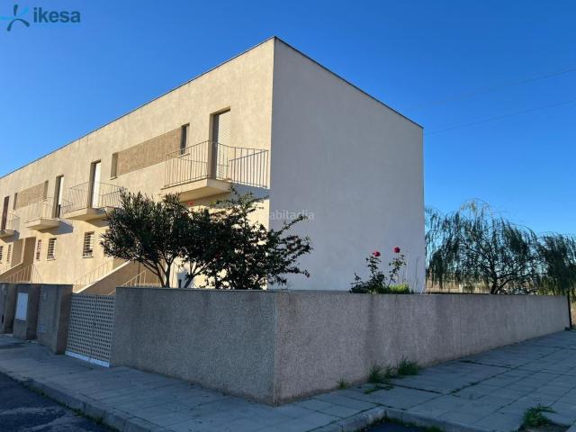 Casa adosada en venta en Palma del Condado La. VENTA DE CASA ADOSADA EN LA PALMA DEL CONDADO. ACTIVO INMOBILIARIO SIN POSESIÓN, NO SE PUEDE VISITAR. Casas adosadas Palma del Condado.