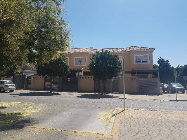 Casa adosada en Venta en Palmete