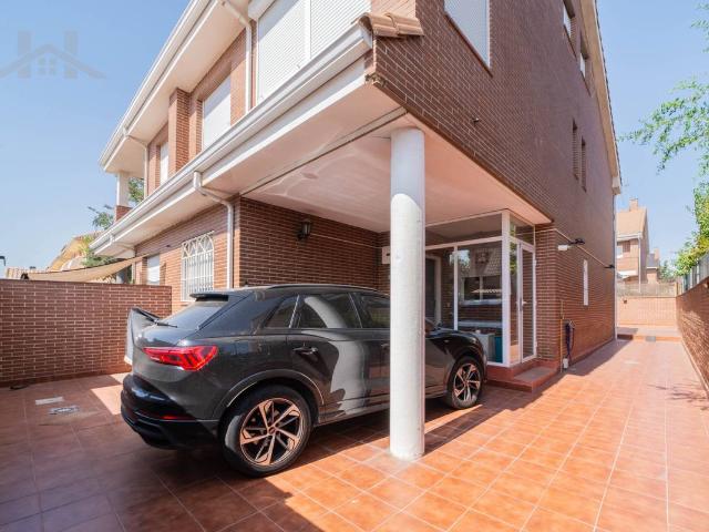 Casa adosada en Venta en Parla Este