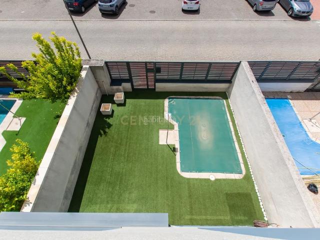 Casa adosada en venta en Parla, Parla Este. Chalet adosado en Parla Este. Casas adosadas.