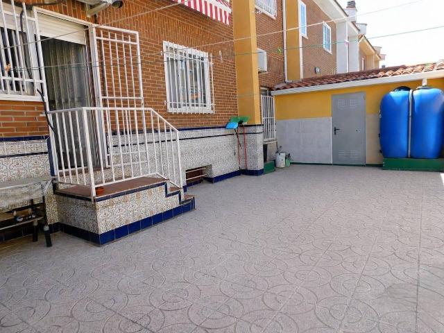 Casa adosada en Venta en Parque Manuel de Vega Carretera de Ugena