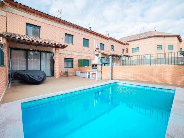 Casa adosada en Venta en Parque Manuel de Vega Carretera de Ugena