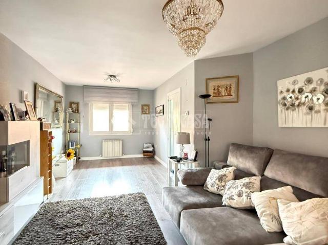 Casa adosada en Venta en Parque Coimbra