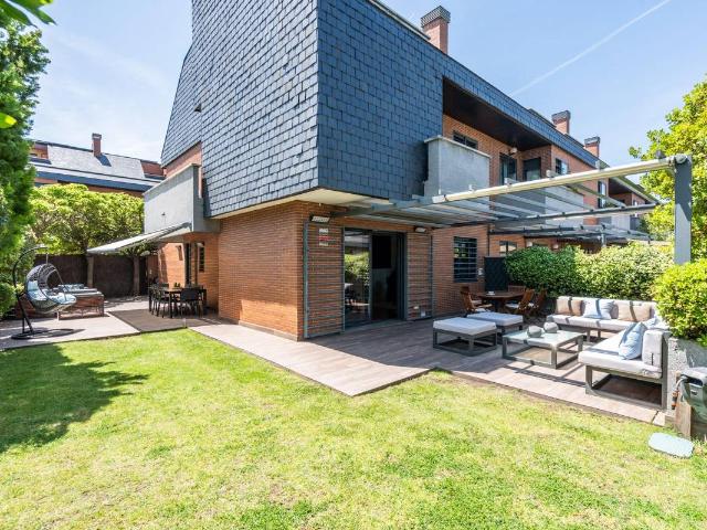 Casa adosada en Venta en Parque Empresarial