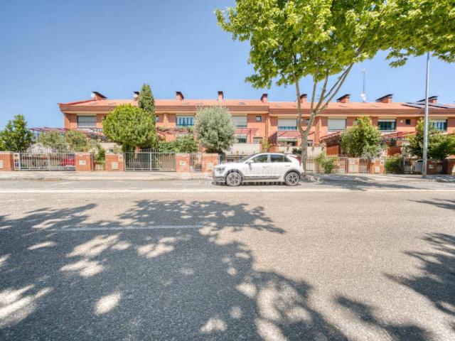 Casa adosada en Venta en Parquesol