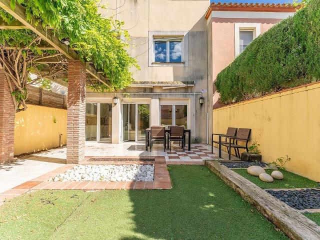Casa adosada en venta en paseo De Les Palmeres, Reus, de 150 m² 5 habitaciones por 362.900
