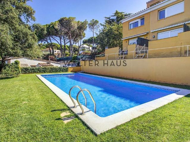Casa adosada en venta en paseo Safir, Castell Platja d´Aro, de 154 m² 3 habitaciones por 380.000