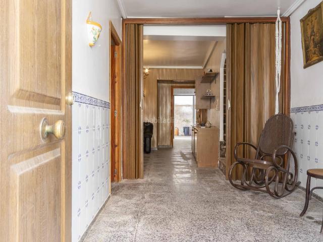 Casa adosada en venta en Petrés. Casa de pueblo con patio y terraza en Petrés Gran oportunidad para actualizar a tu gusto!. Casas adosadas.
