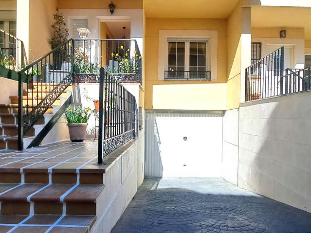 Casa adosada en venta en Pedrezuela. CHALET ADOSADO EN PEDREZUELA. Casas adosadas.