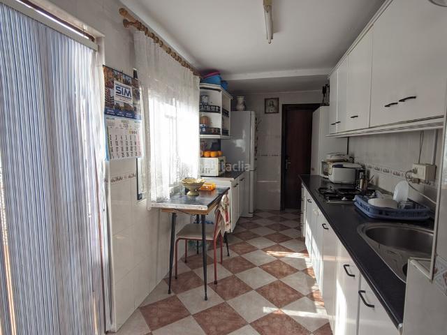 Casa adosada en venta en Peligros. Casa Adosada en Peligros en buen estado céntrica. Casas adosadas.
