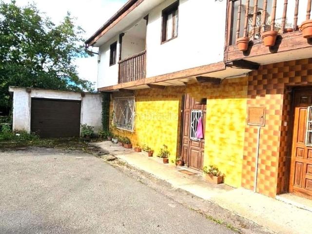 Casa adosada en venta en Penagos. Vivienda aosada por un solo lado en Penagos. Multiplez opciones. Casas adosadas.