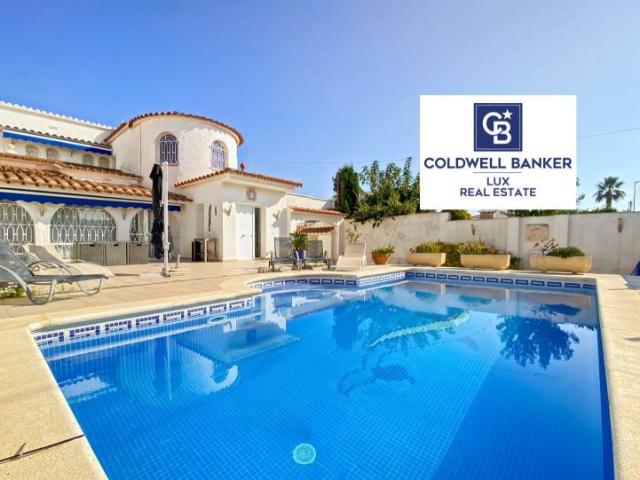 Casa adosada en Venta en Peni