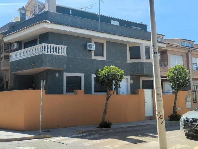 Casa adosada en Venta en Picanya
