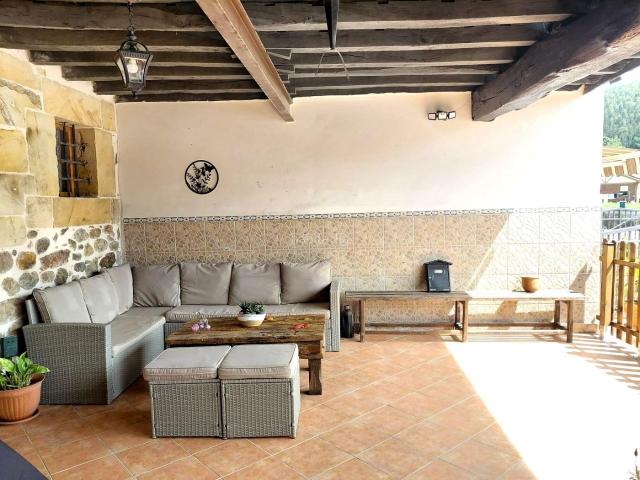 Casa adosada en venta en Piélagos, Carandía. CASONA DE PIEDRA. Casas adosadas.