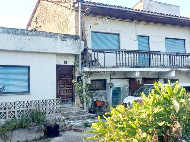 Casa adosada en venta en Piélagos, Oruña. CASA CON TERRENO A REFORMAR ORUÑA. Casas adosadas.