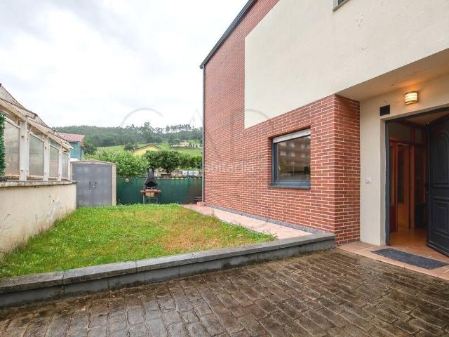 Casa adosada en venta en Piélagos, Parbayón. Chalet adosado en Parbayón luminosidad, jardín privado y dos plazas de garaje. Casas adosadas.