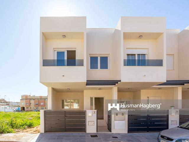 Casa adosada en Venta en Pilar de la Horadada ciudad