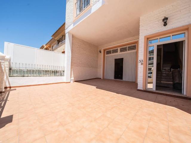 Casa adosada en Venta en Pilar de la Horadada ciudad